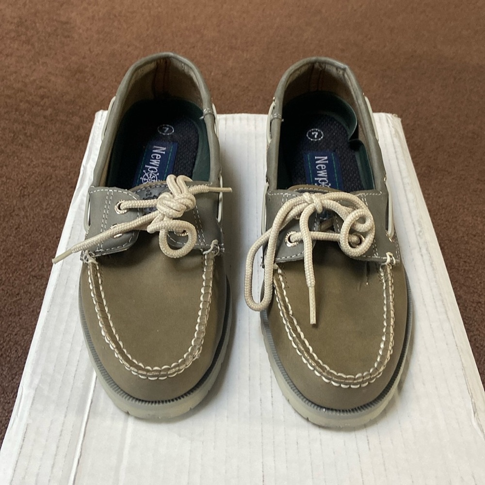 SPERRY NEWPORTS BRAND NEW
